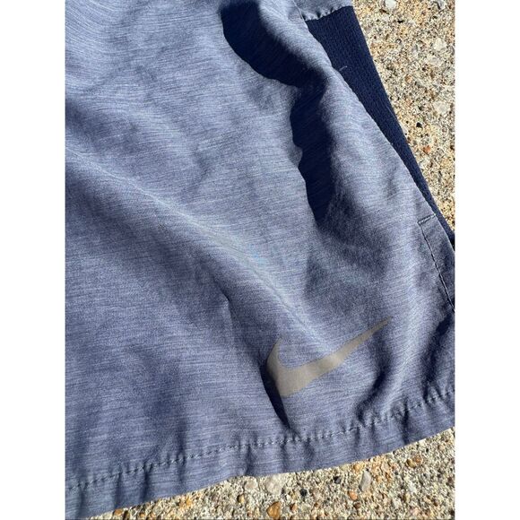 Men’s Nike dri fit workout shorts  size medium - Picture 2 of 5